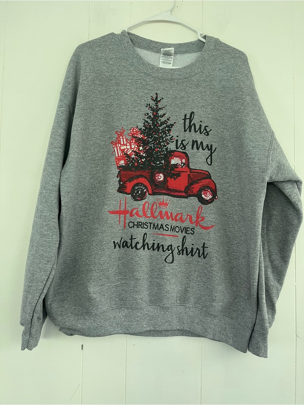 Hallmark Watching Christmas Movies Crewneck Gray Sweatshirt
Holidays Size Large - Picture 2 of 11